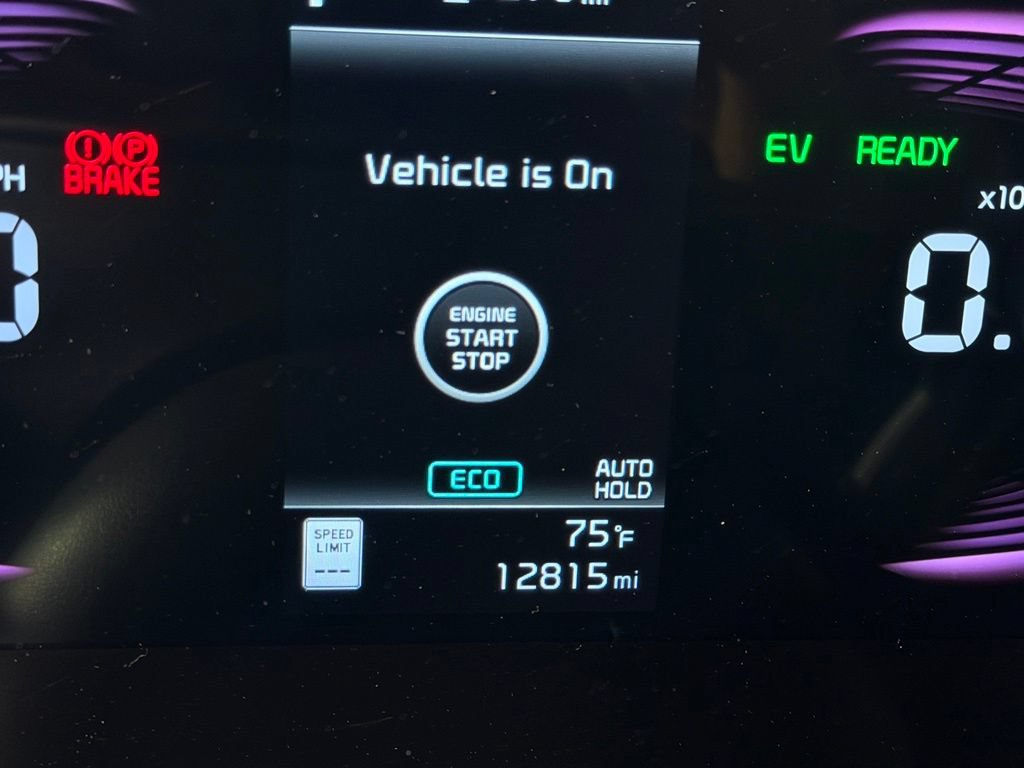 Used 2024 Kia Niro EX Touring FWD image 17