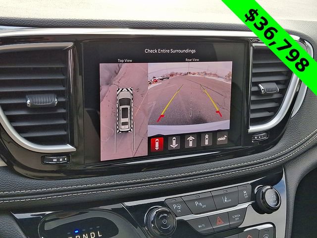 Used 2025 Chrysler Pacifica Premium image 19