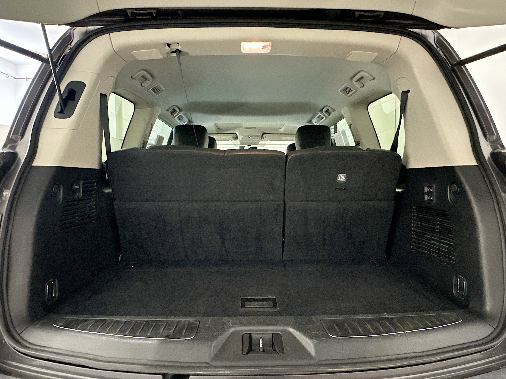 Used 2024 INFINITI QX80 Luxe image 32