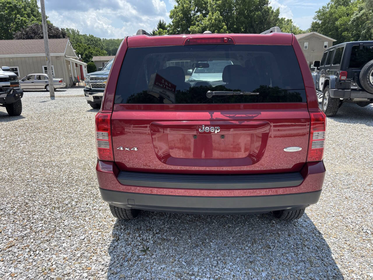 Used 2013 Jeep Patriot Latitude AWD/4WD image 3