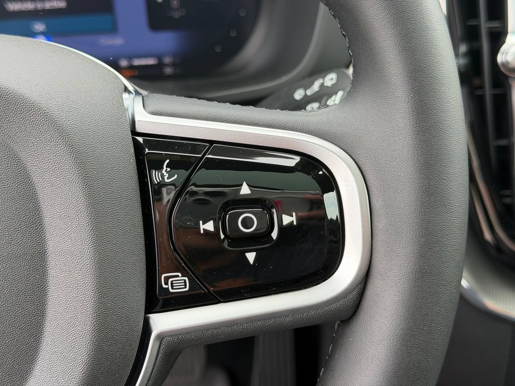 New 2026 Volvo XC60 T8 Ultra w/ Protection Package Premier AWD/4WD image 18