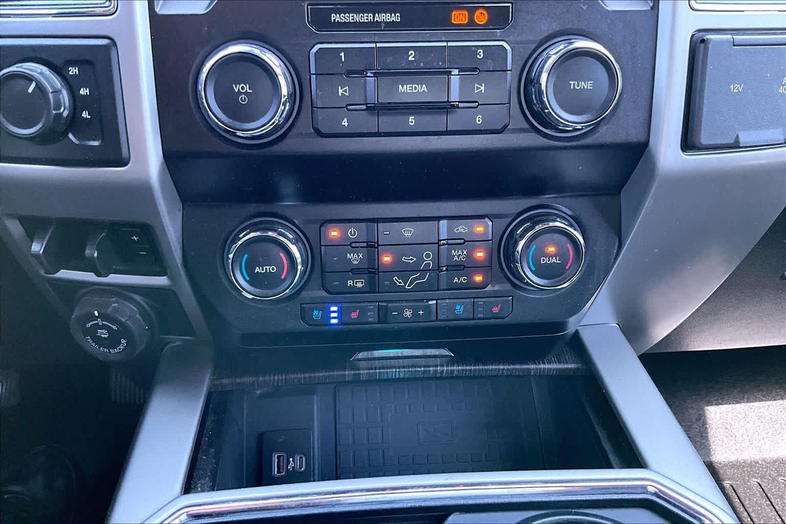 Used 2021 Ford F350 Lariat AWD/4WD image 31