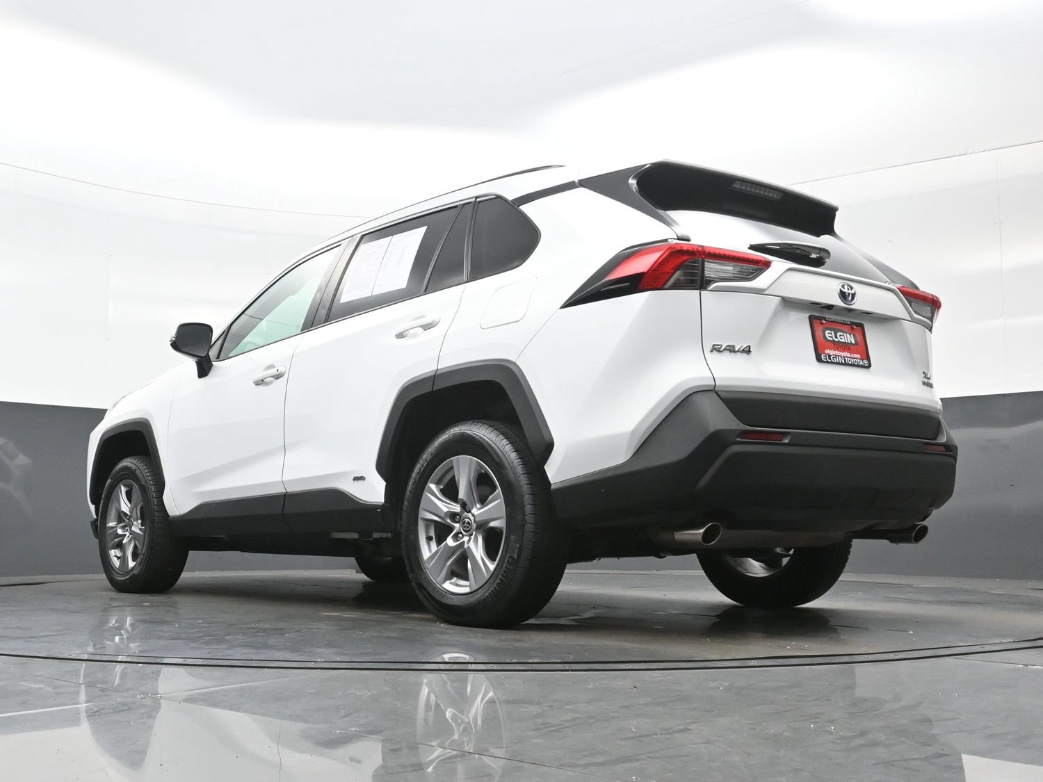 Used 2022 Toyota RAV4 XLE AWD/4WD image 30