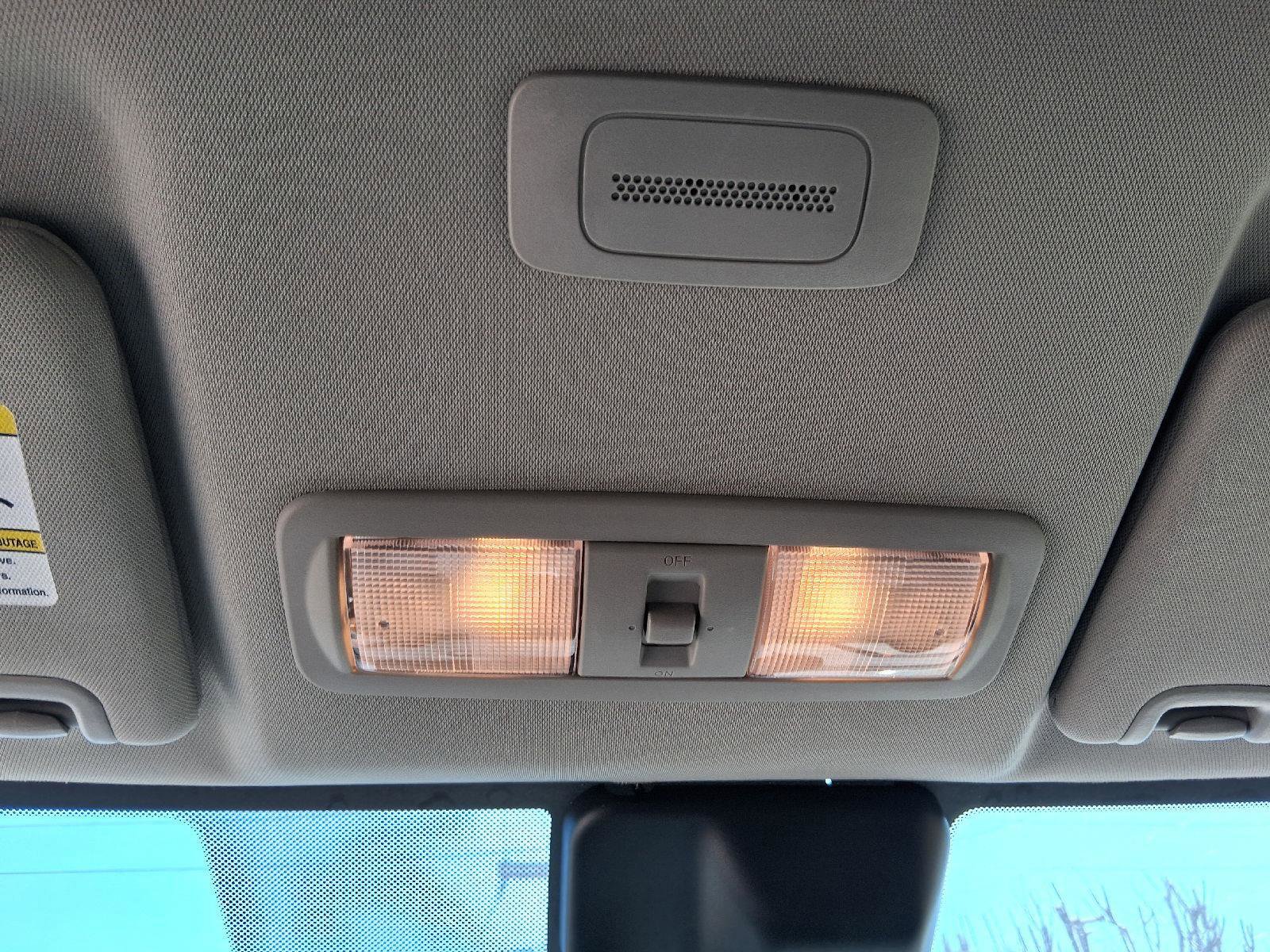 Used 2022 Nissan Frontier SV w/ Technology Package image 18