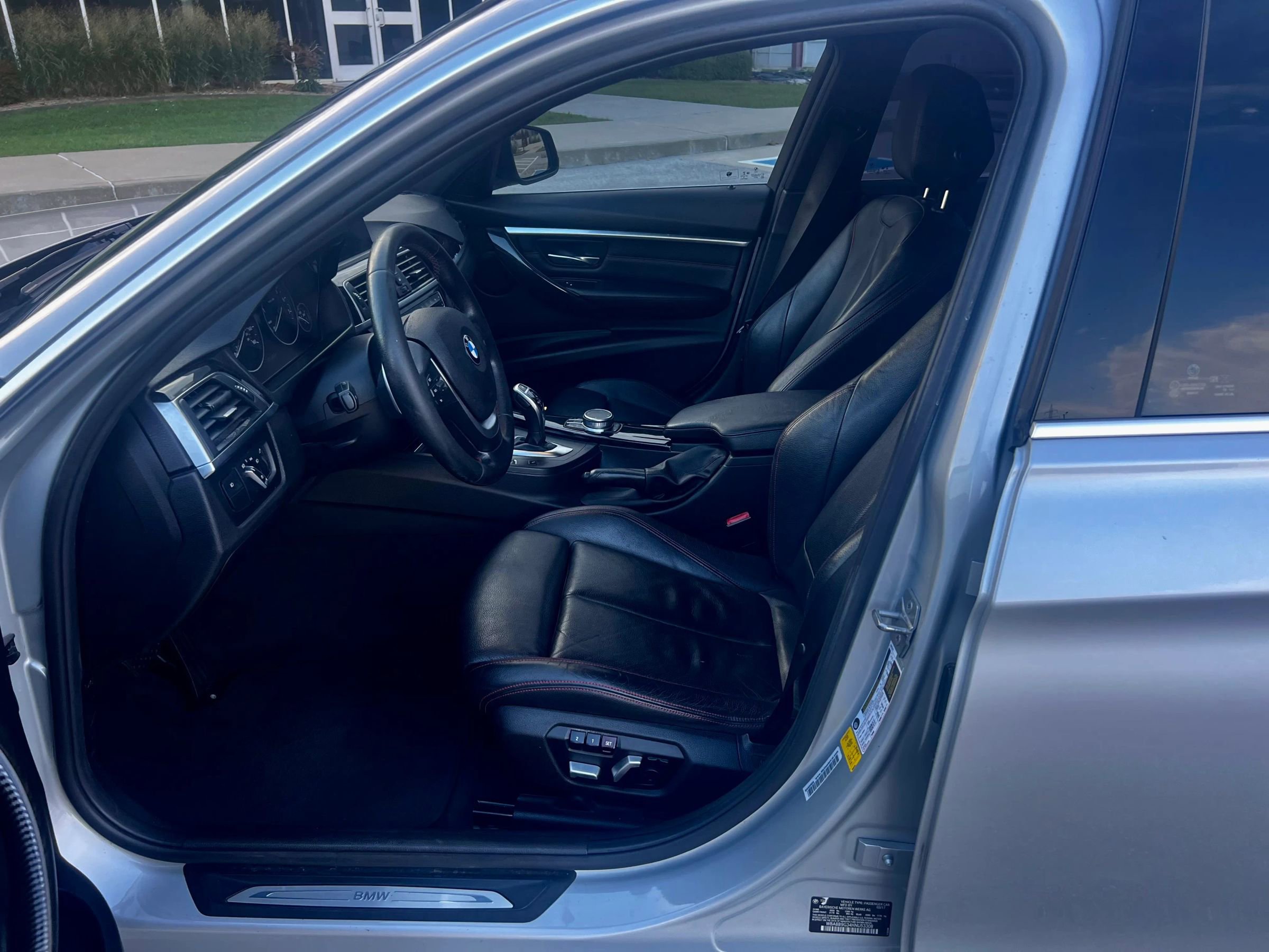 Used 2017 BMW 330i Sedan RWD image 3