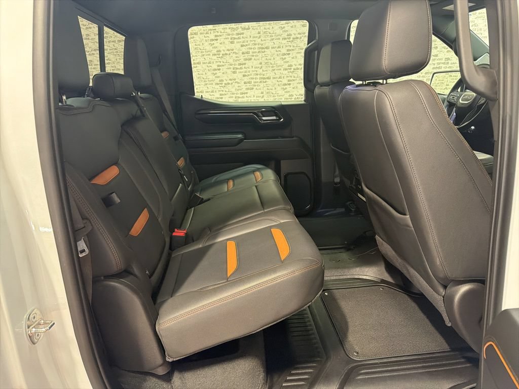 Used 2024 GMC Sierra 1500 AT4 w/ Technology Package AWD/4WD image 12