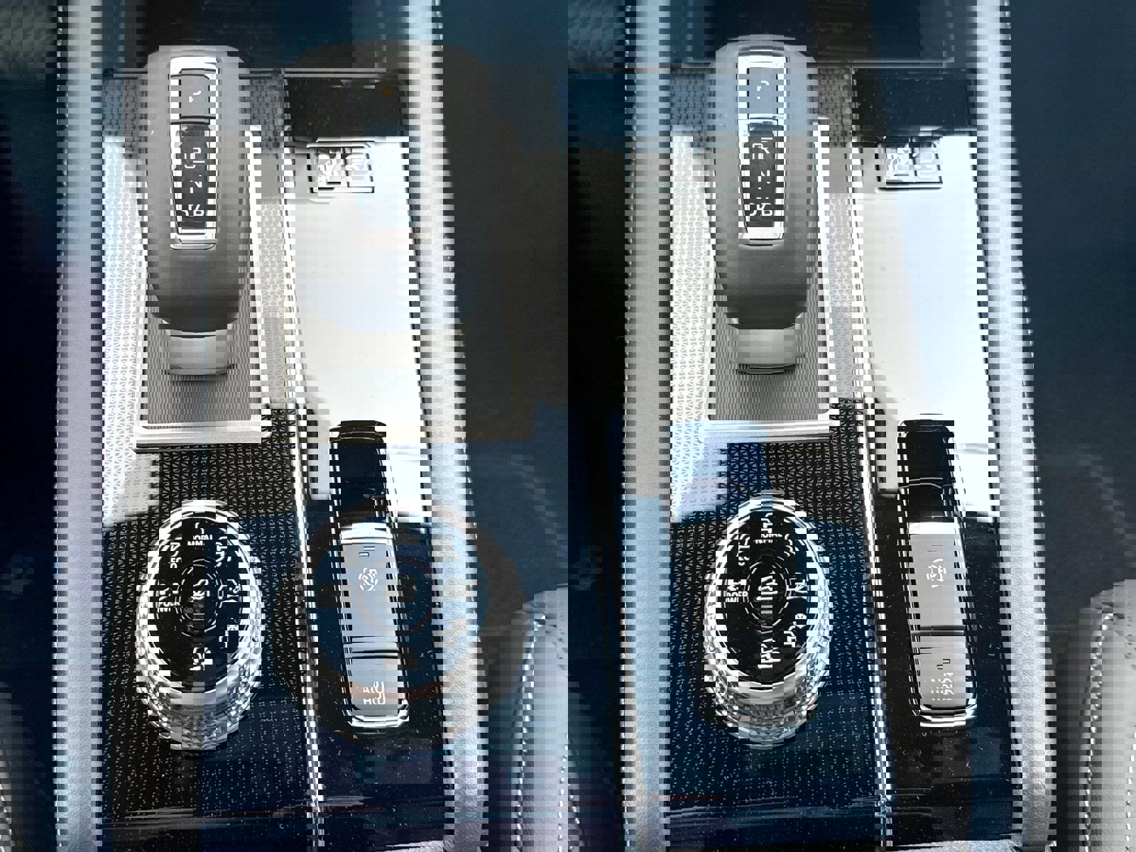 New 2025 Mitsubishi Outlander 4WD Plug-In Hybrid image 37