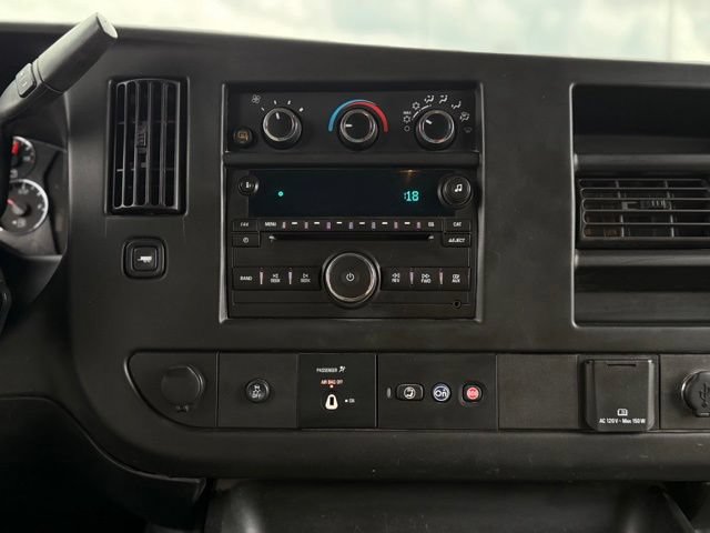 Used 2017 GMC Savana 3500 Extended RWD image 7
