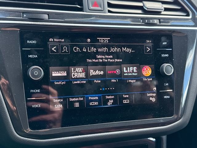 Used 2023 Volkswagen Tiguan SE w/ Panoramic Sunroof Package image 25