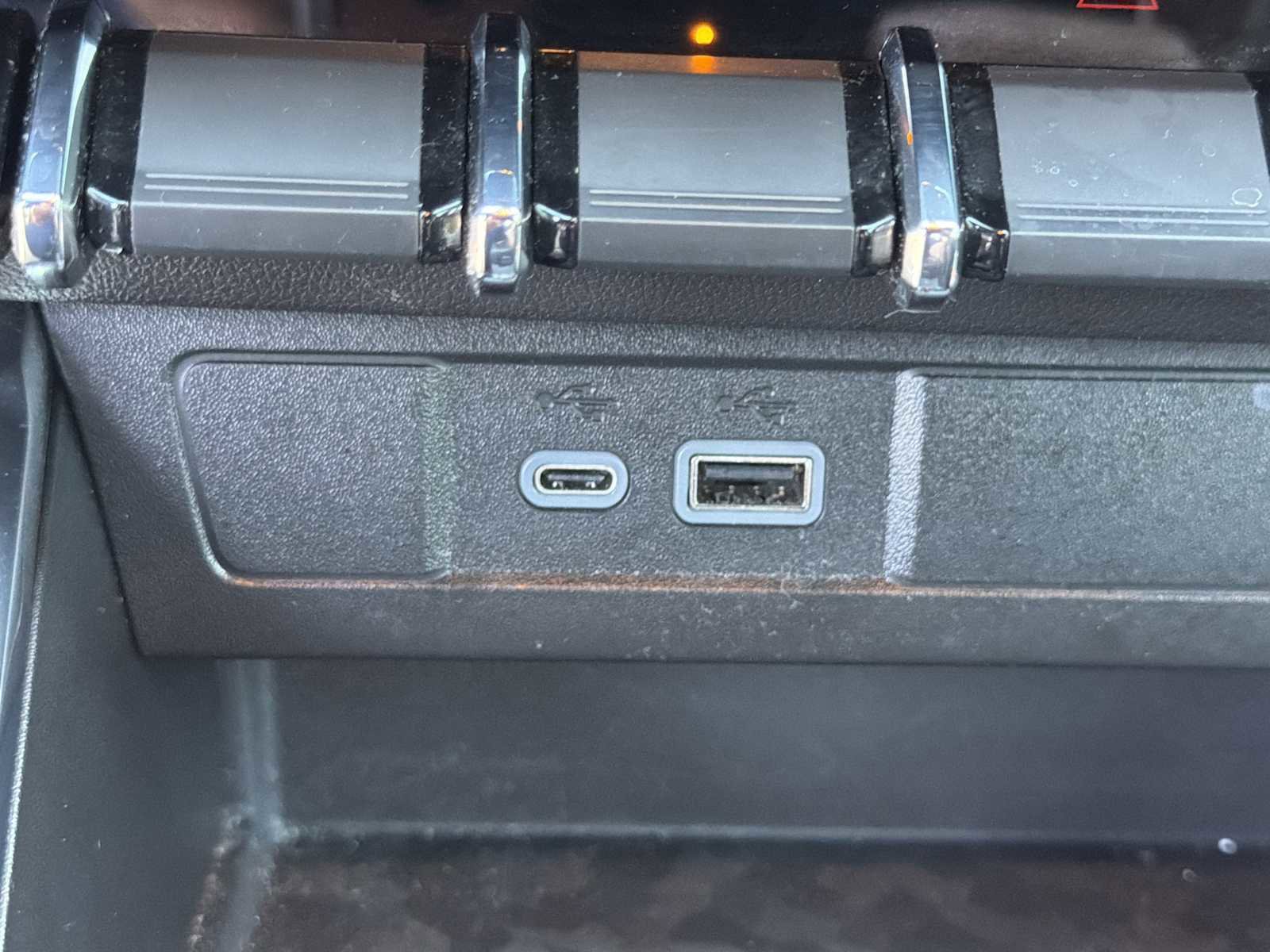 Used 2023 GMC Canyon Elevation w/ Convenience Package image 9