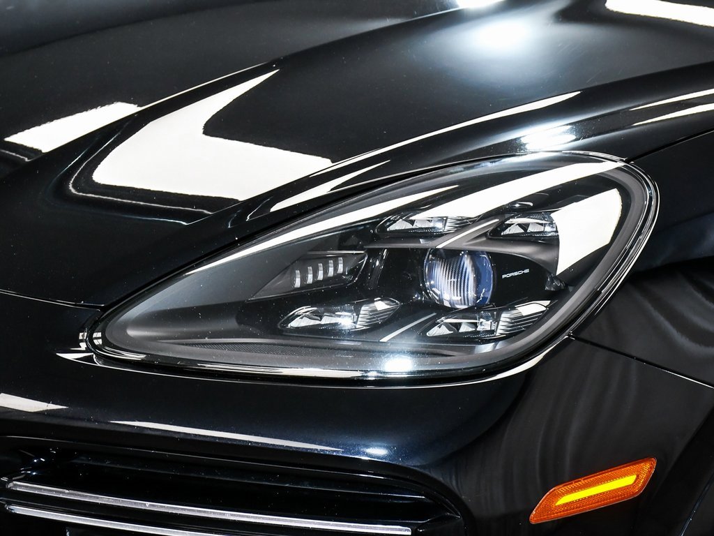 Used 2021 Porsche Cayenne Turbo w/ Assistance Package image 73