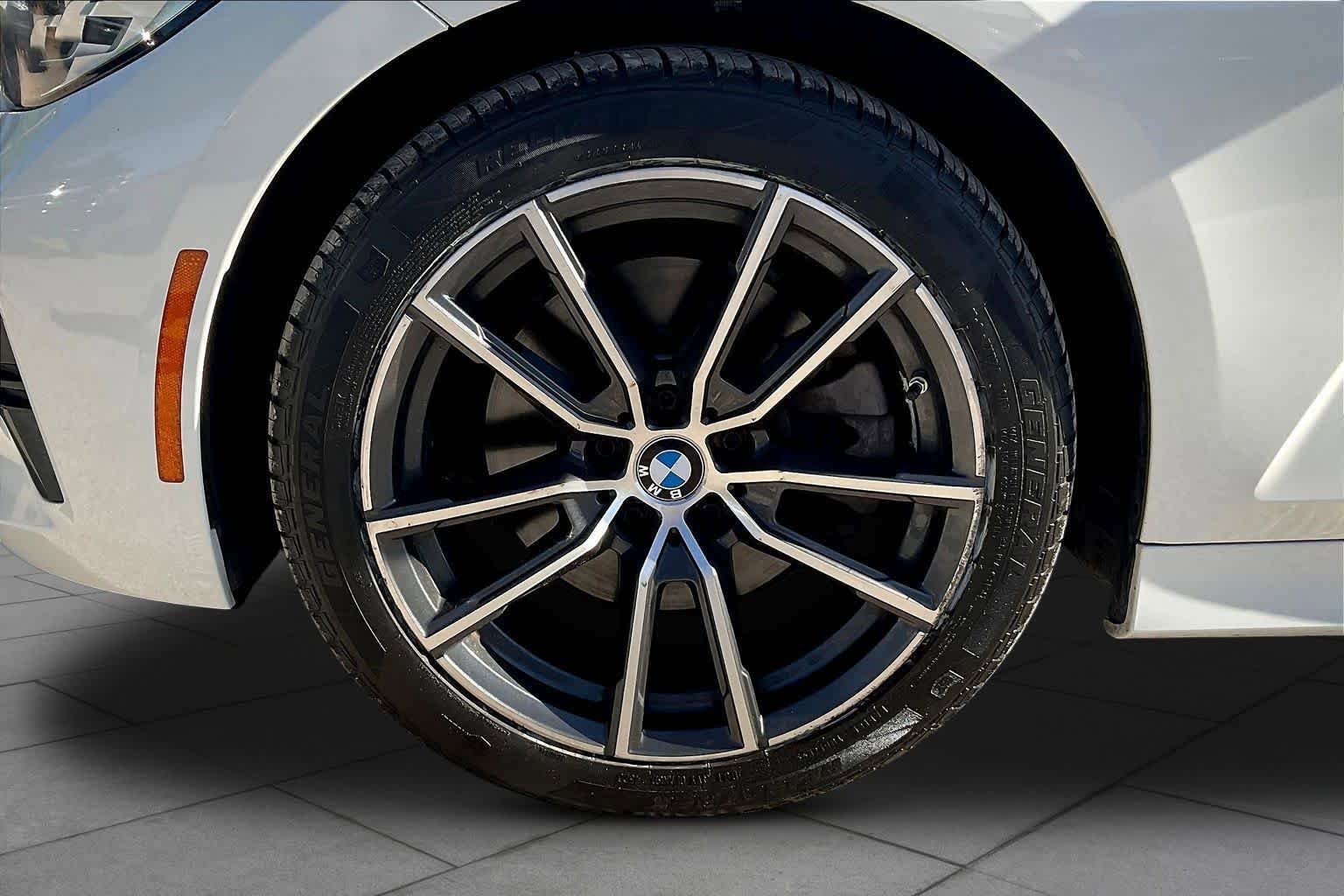 Used 2019 BMW 330i Sedan w/ Driving Assistance Package RWD image 11