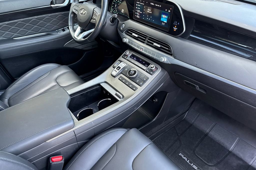 Used 2022 Hyundai Palisade Calligraphy w/ Winter Package image 15