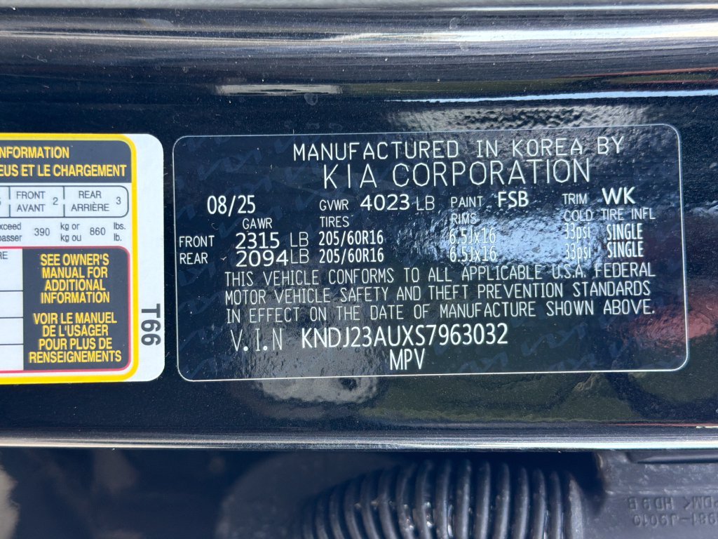 Used 2025 Kia Soul LX w/ LX Technology Package FWD image 29