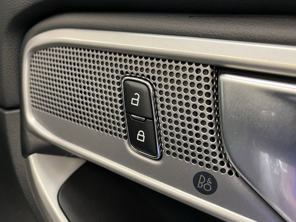 Used 2023 Ford Explorer Limited image 23