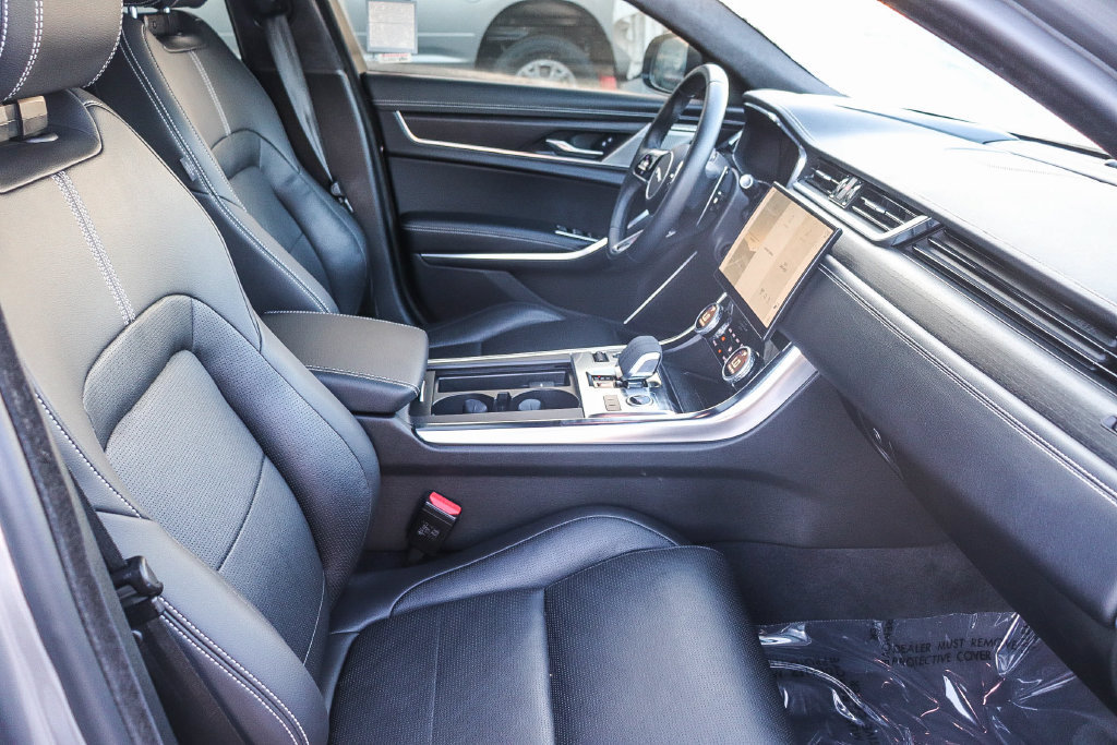 Used 2024 Jaguar XF R-Dynamic SE AWD/4WD image 20