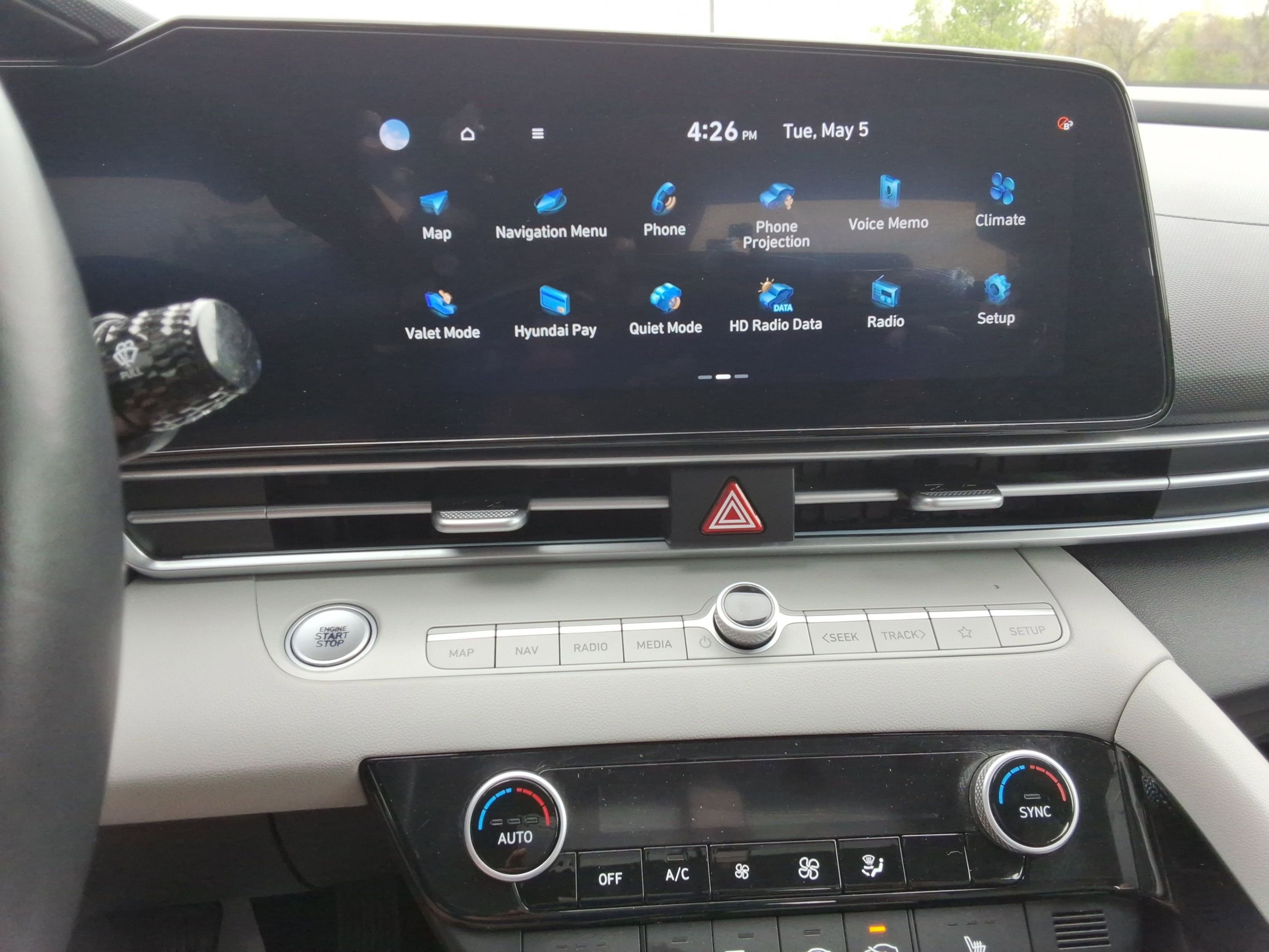 Used 2024 Hyundai Elantra Limited FWD image 15