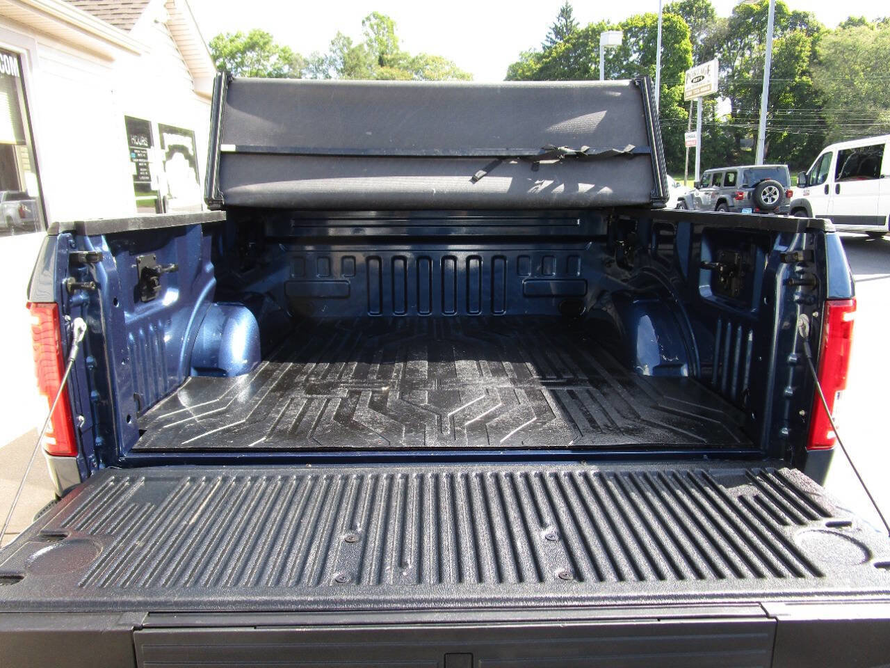 Used 2017 Ford F150 XLT w/ Equipment Group 302A Luxury image 15