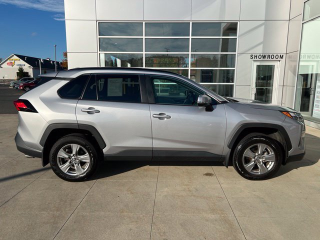 Used 2025 Toyota RAV4 XLE w/ Convenience Package AWD/4WD image 9