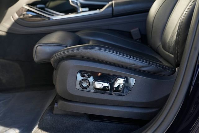 Used 2020 BMW X7 M50i w/ Dynamic Handling Package image 35