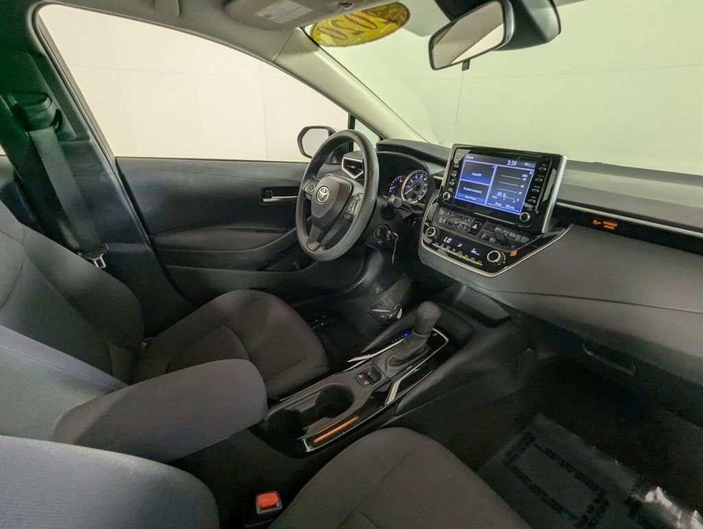 Used 2020 Toyota Corolla LE image 34