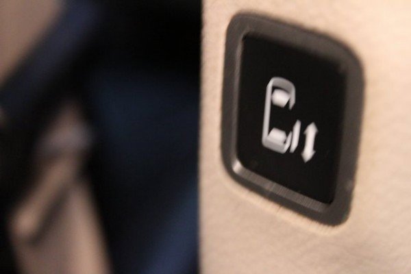 Used 2020 Chrysler Voyager Lxi image 16