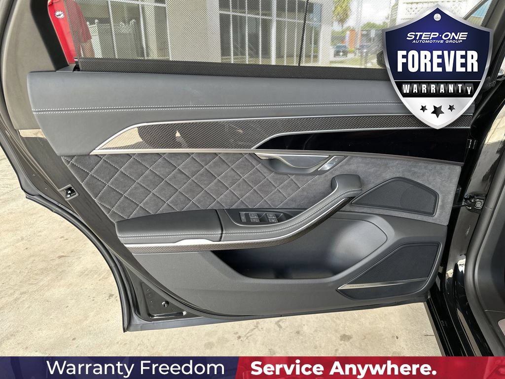Used 2024 Audi S8 AWD/4WD image 29