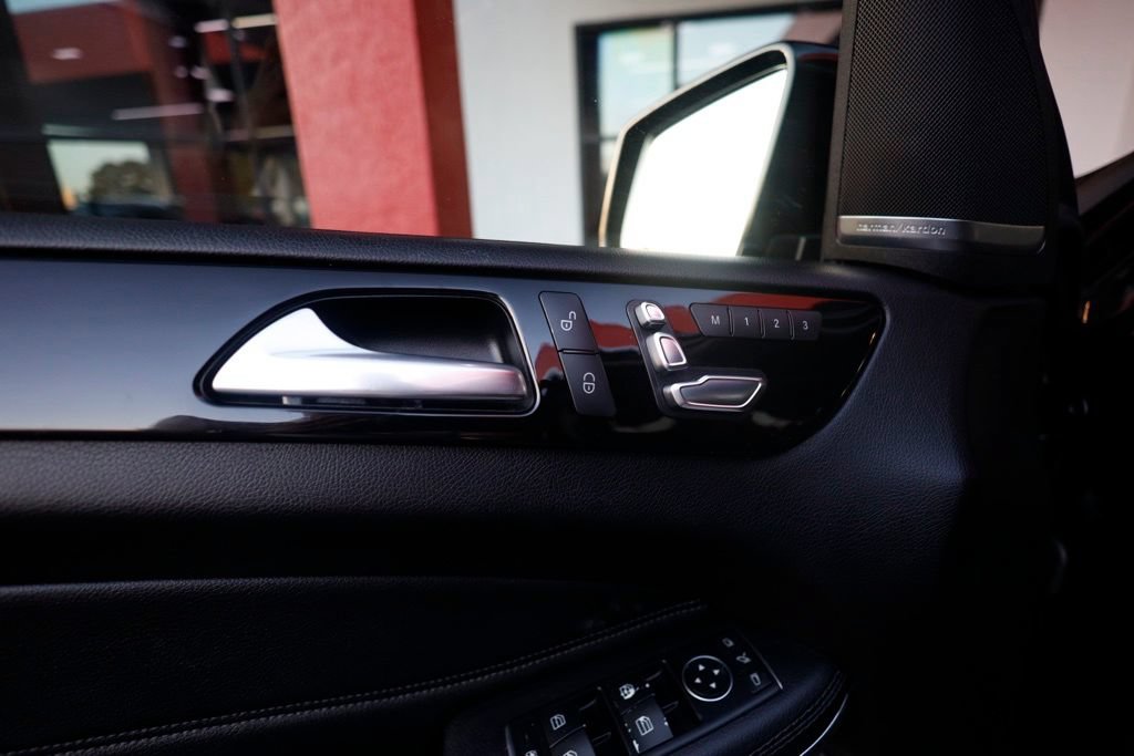 Used 2018 Mercedes-Benz GLS 550 4MATIC image 17