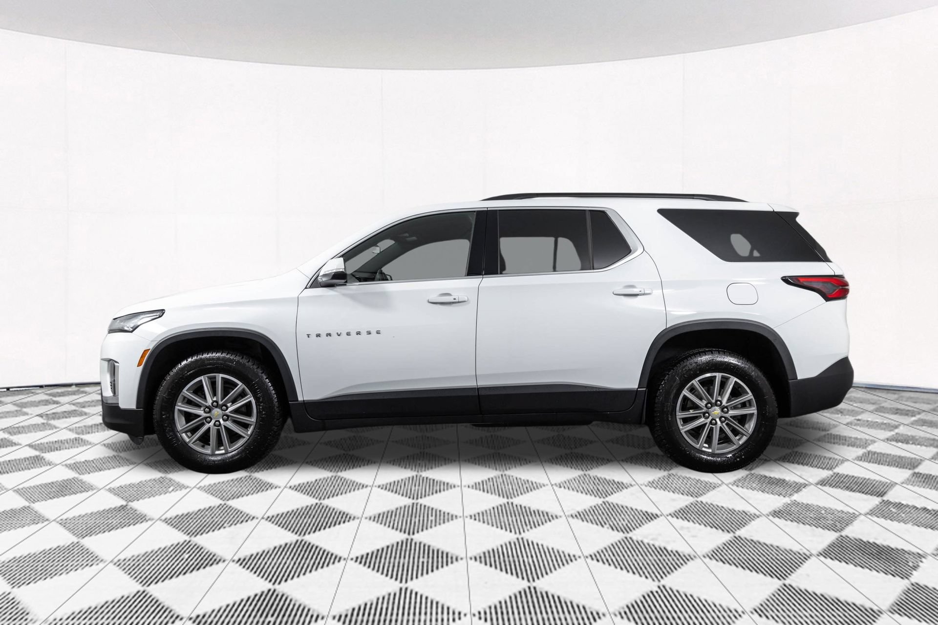 Used 2023 Chevrolet Traverse LT AWD/4WD image 14