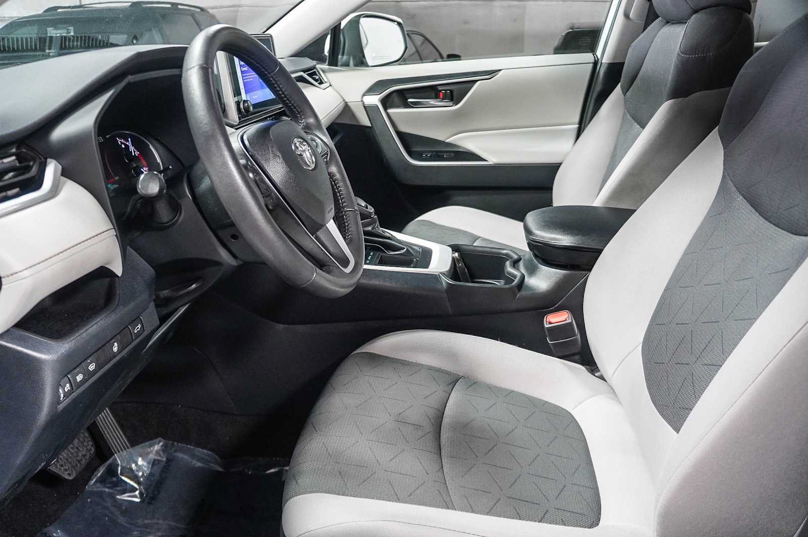 Certified 2023 Toyota RAV4 XLE w/ Convenience Package FWD image 20