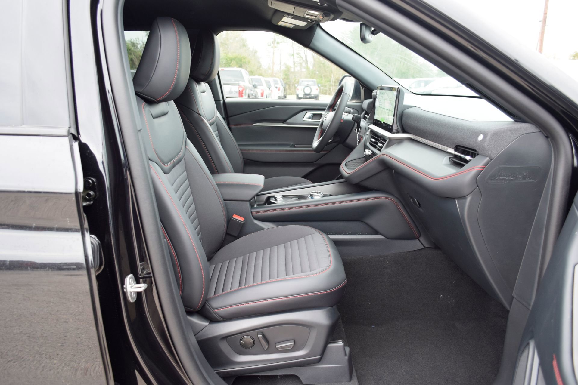 New 2026 Ford Explorer ST-Line w/ ST-Line Street Pack image 25