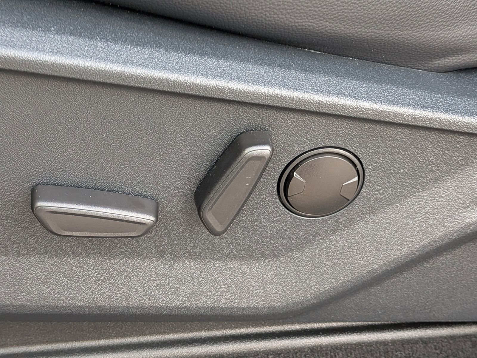 Certified 2026 Ford F250 Lariat w/ Black Appearance Package image 21