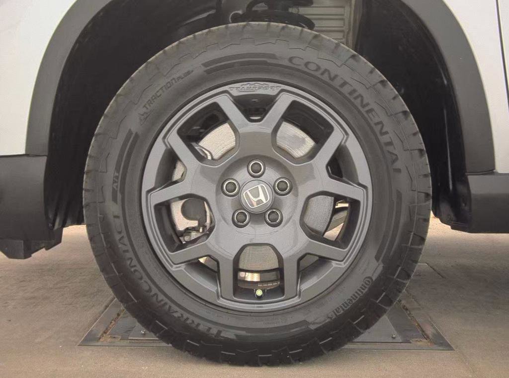 Used 2024 Honda Pilot TrailSport image 9