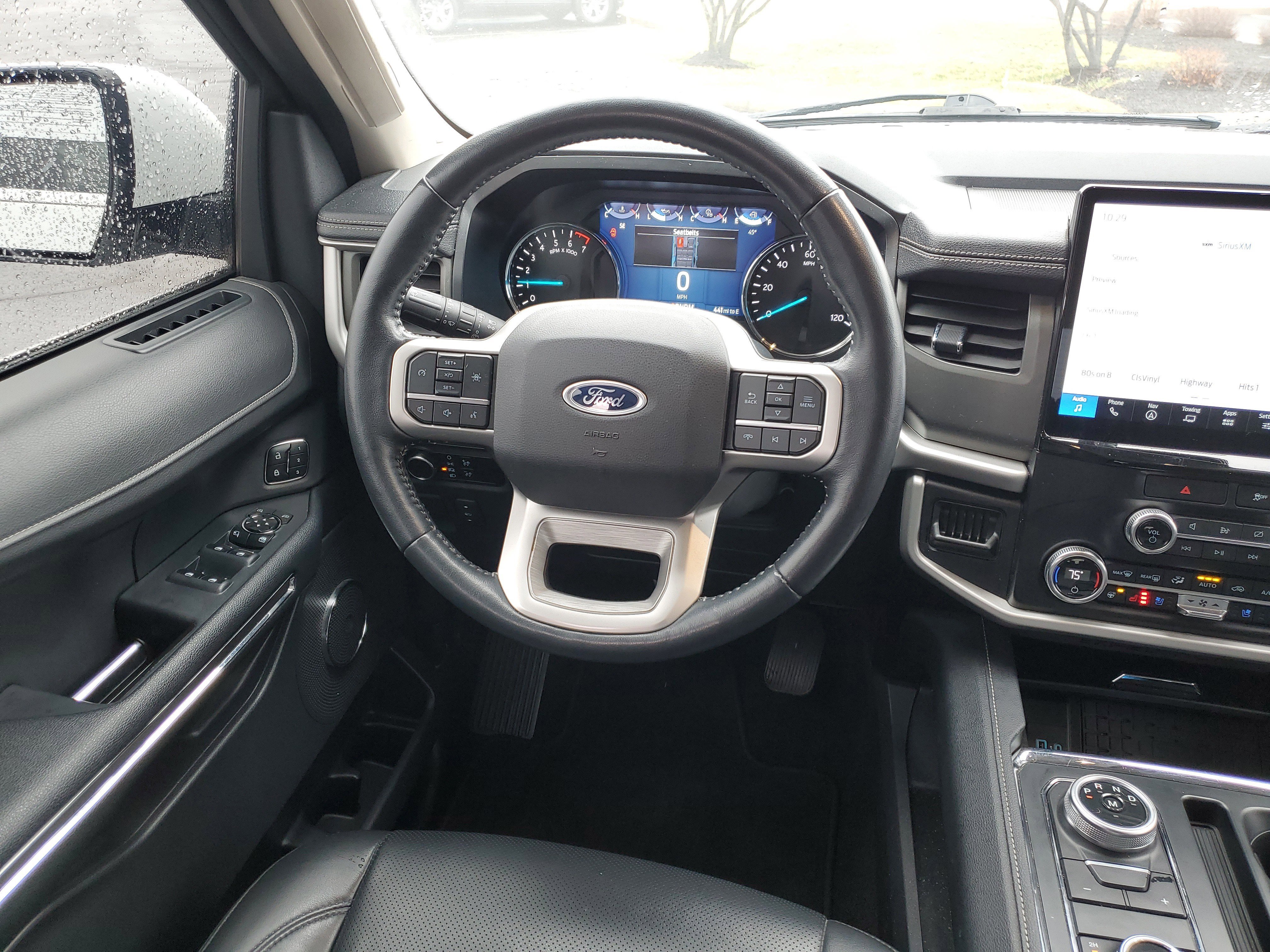 Used 2023 Ford Expedition Max XLT image 11