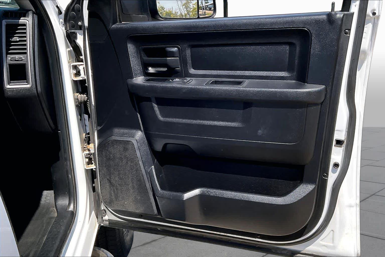 Used 2014 RAM 2500 Tradesman w/ Chrome Appearance Group AWD/4WD image 21