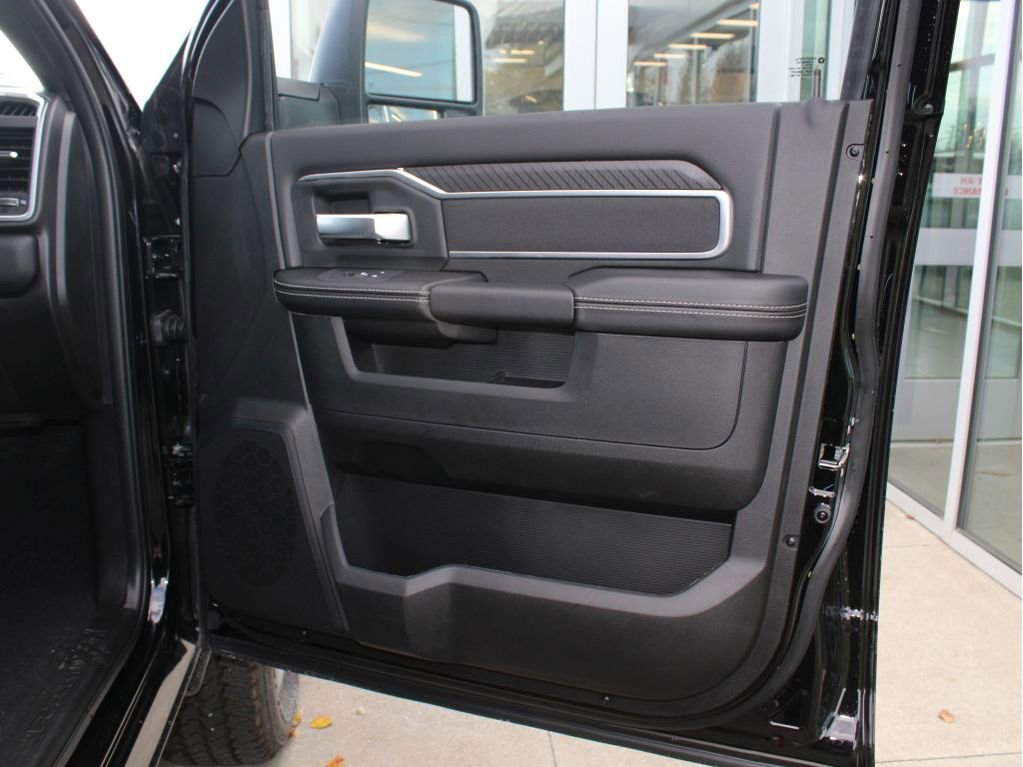 New 2026 RAM 2500 Big Horn image 32