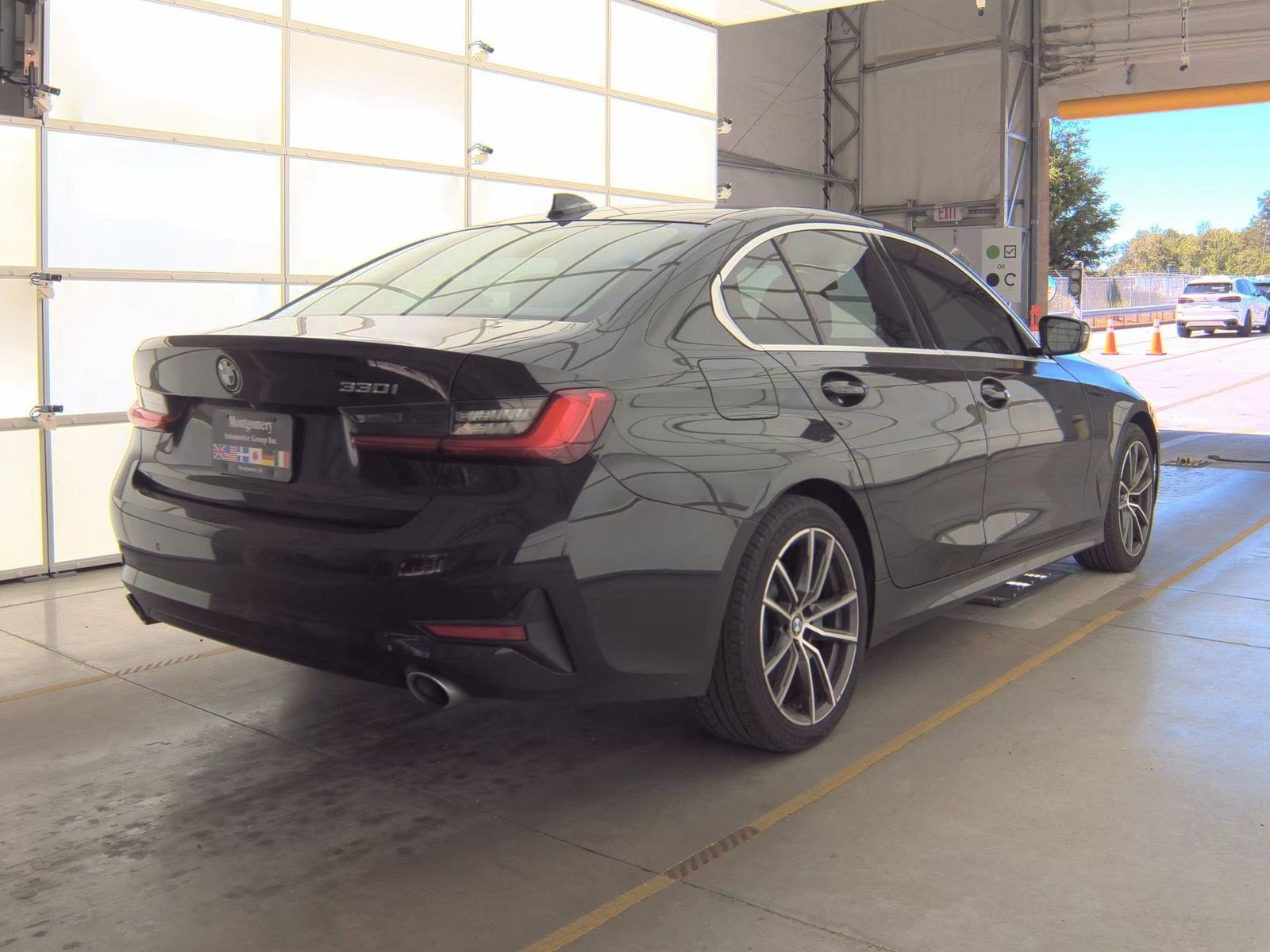 Used 2019 BMW 330i Sedan RWD image 4
