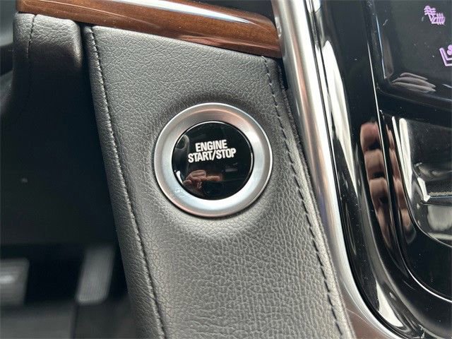 Used 2020 Cadillac Escalade Luxury image 25