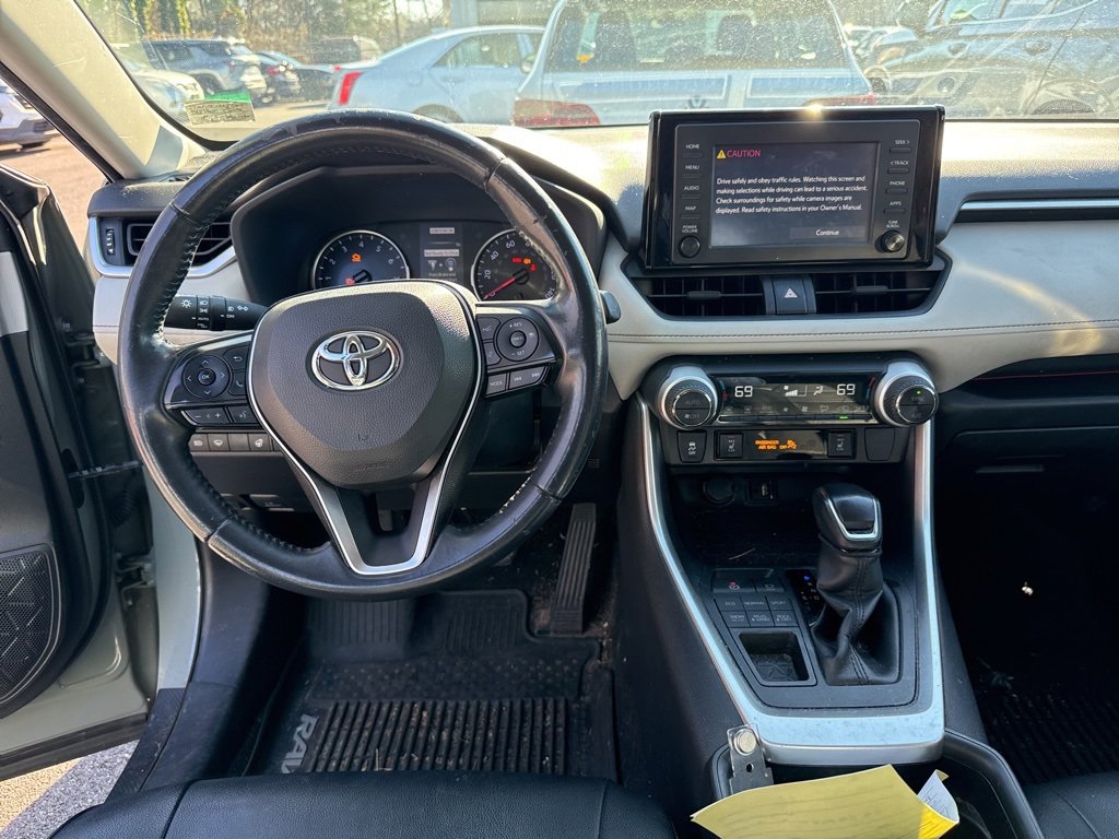 Used 2019 Toyota RAV4 XLE image 4
