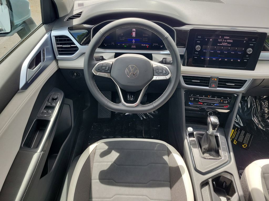 New 2026 Volkswagen Taos SE image 10