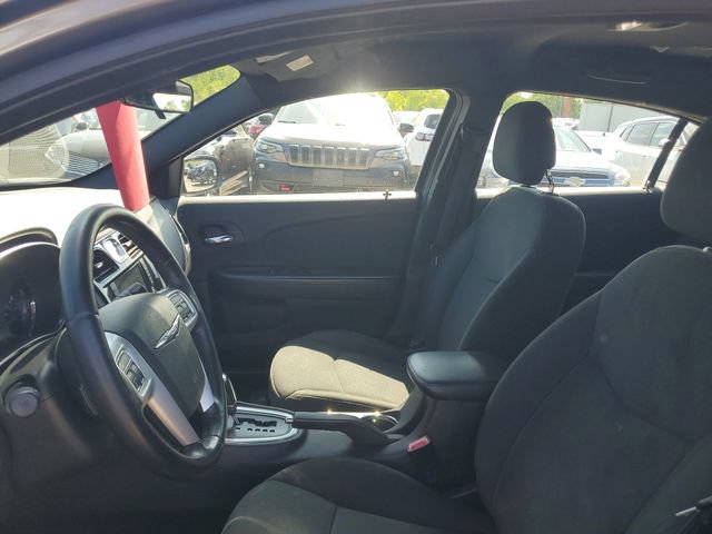 Used 2012 Chrysler 200 Touring FWD image 10