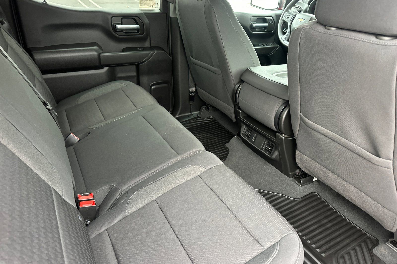 Used 2025 Chevrolet Silverado 1500 Custom image 18