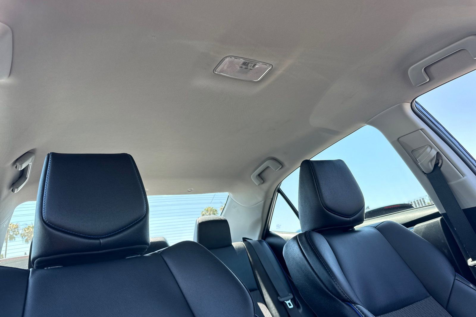 Used 2018 Toyota Corolla SE FWD image 16