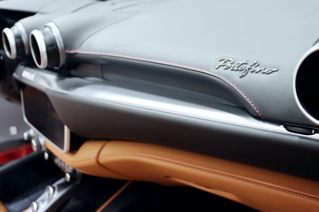 Used 2020 Ferrari Portofino RWD image 30