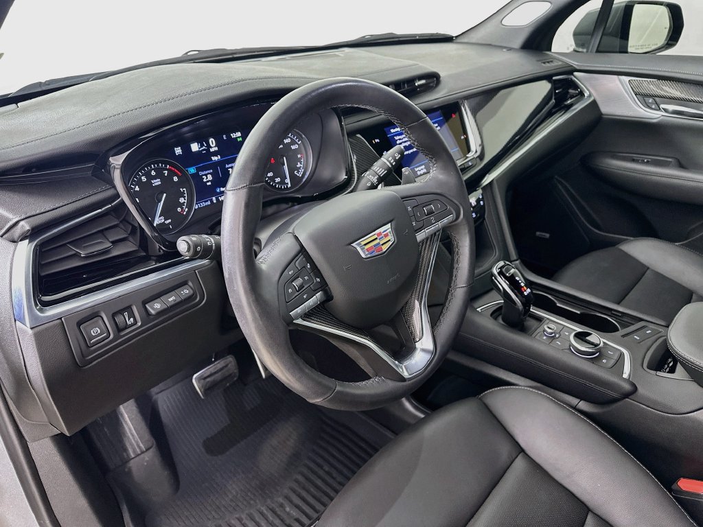 Used 2025 Cadillac XT6 Sport w/ Technology Package AWD/4WD image 9