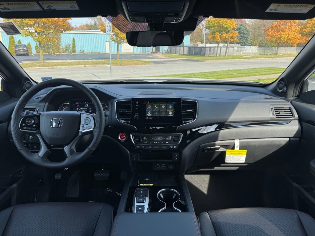 Used 2025 Honda Passport Black Edition image 7