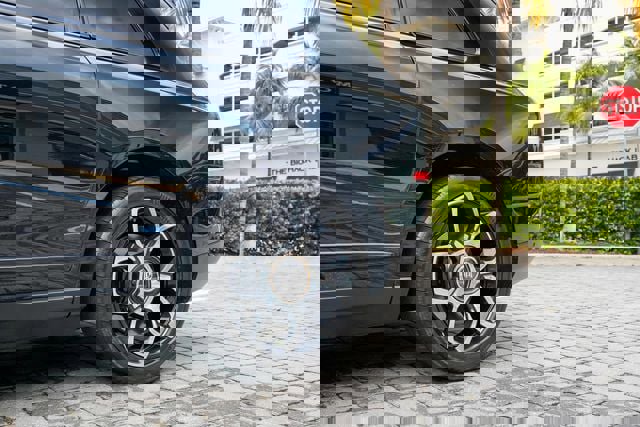 Used 2020 Rolls-Royce Cullinan Black Badge image 42