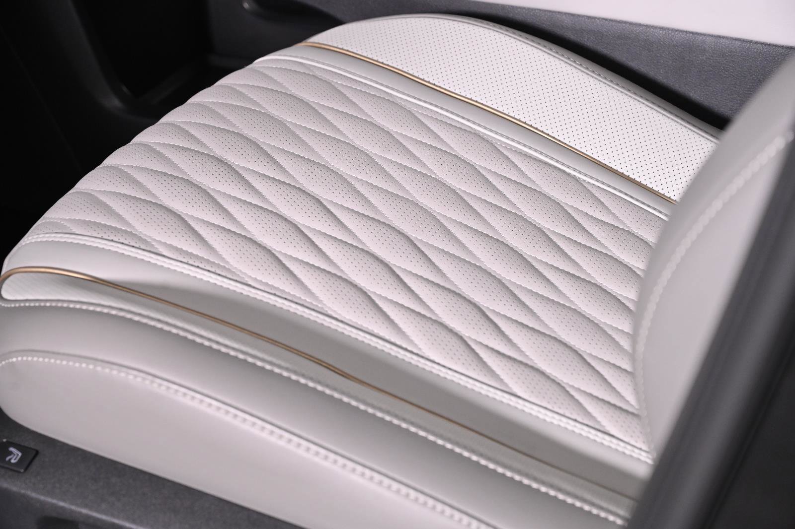 Used 2026 INFINITI QX60 Autograph w/ Dark Cargo Package AWD/4WD image 24