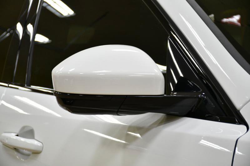Used 2023 Jaguar F-PACE SVR AWD/4WD image 3