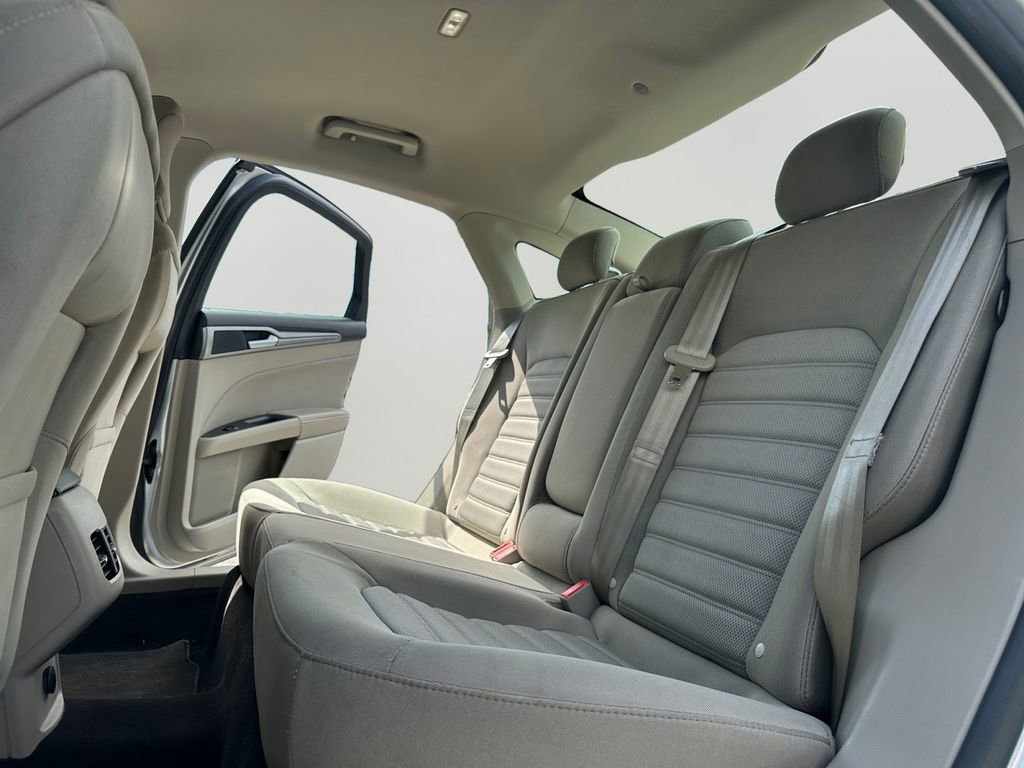 Used 2018 Ford Fusion SE image 21